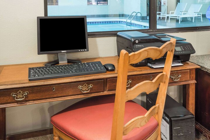 Business Center 30 of 30