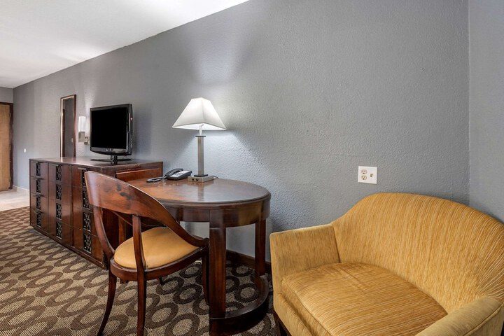 Room 26 of 29