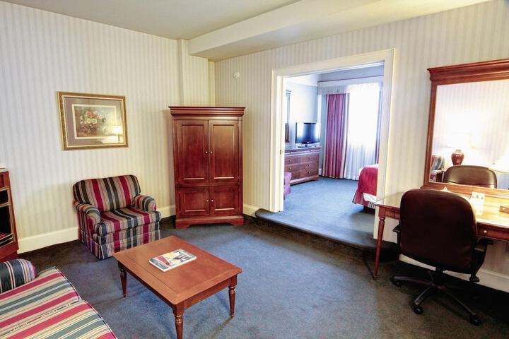 Room 27 of 62