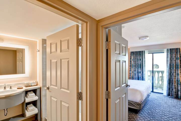 Room 13 of 61