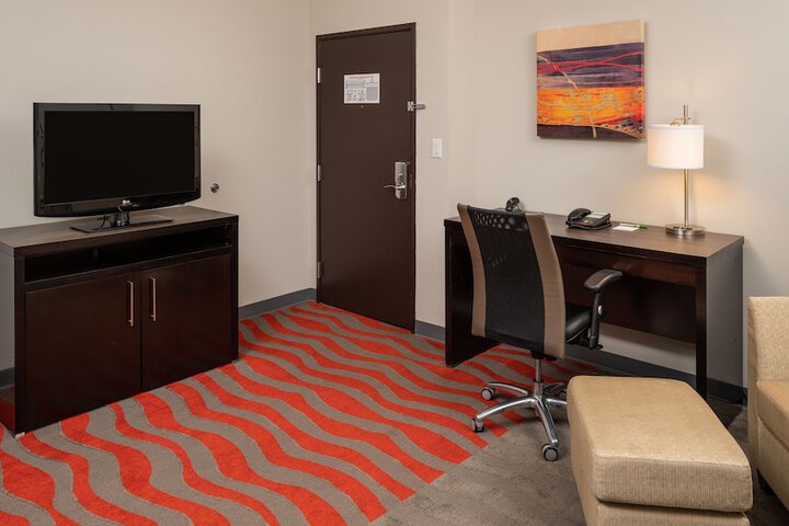 Room 28 of 65