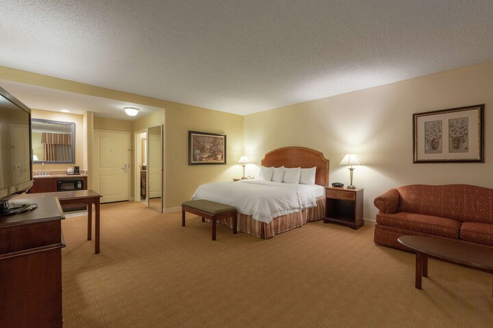 Room 33 of 98
