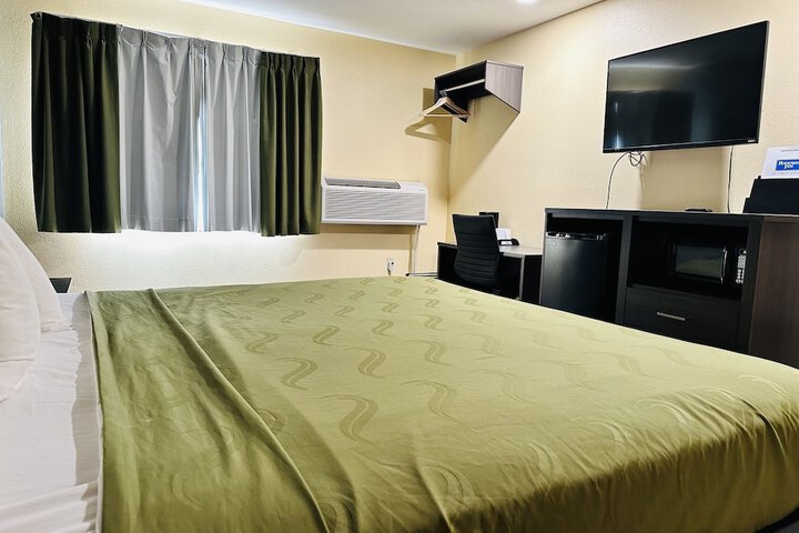 Room 17 of 31