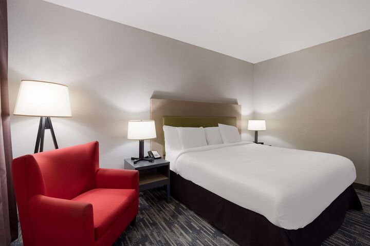 Room 34 of 48