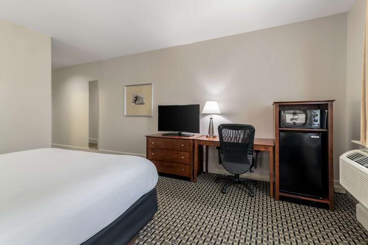 Room 44 of 69