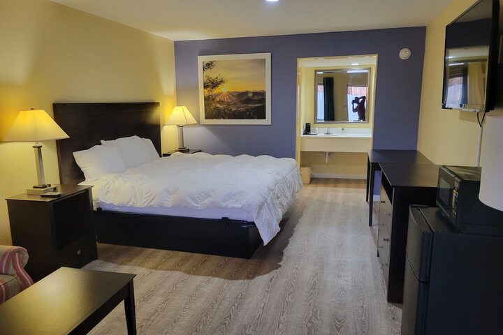 Room 11 of 12