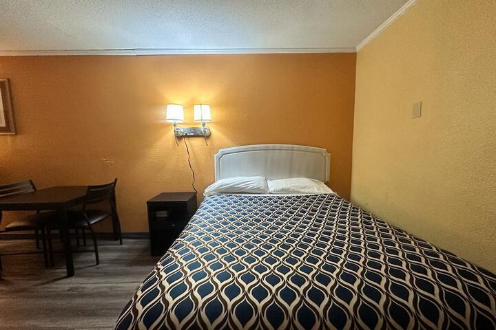 Room 17 of 20