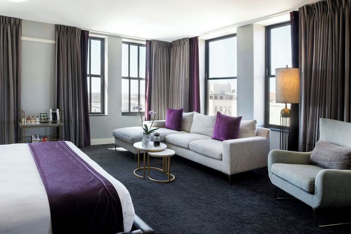 Room 43 of 102