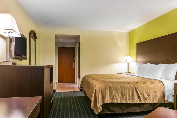 Room 9 of 30