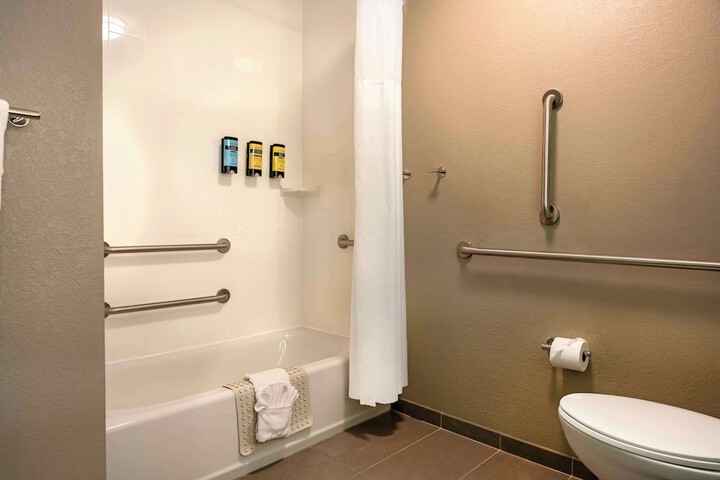Room 15 of 34