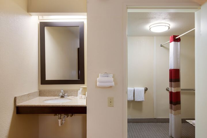 Room 19 of 40