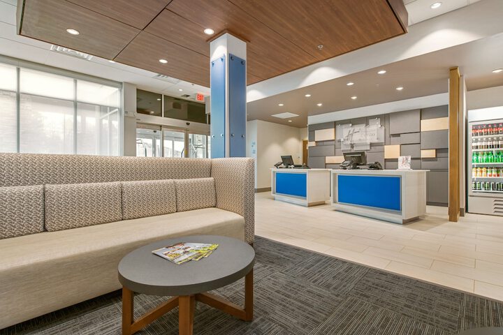 Holiday Inn Express & Suites Carrollton West by IHG