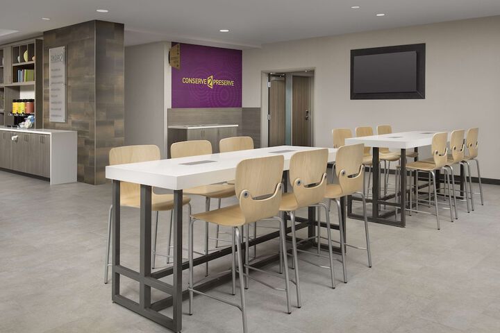 Hotel Interior 10 of 33