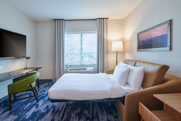 Room 17 of 38