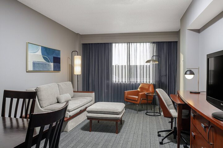 Room 11 of 38