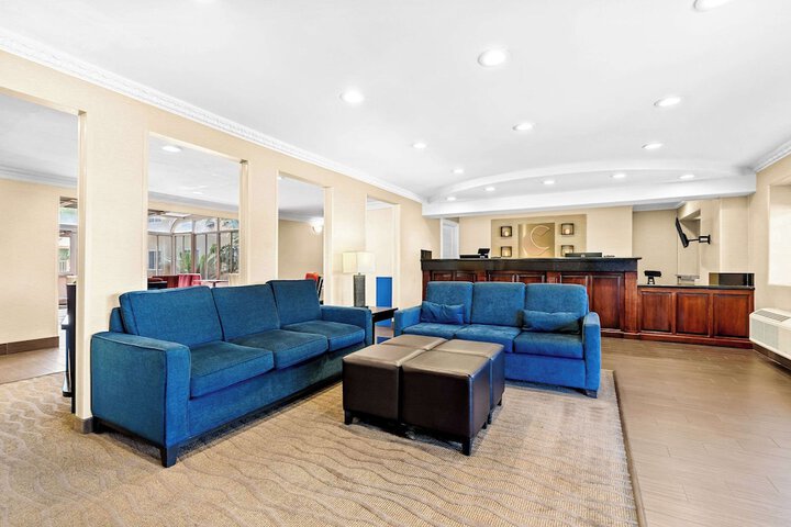 Hotel Interior 8 of 33