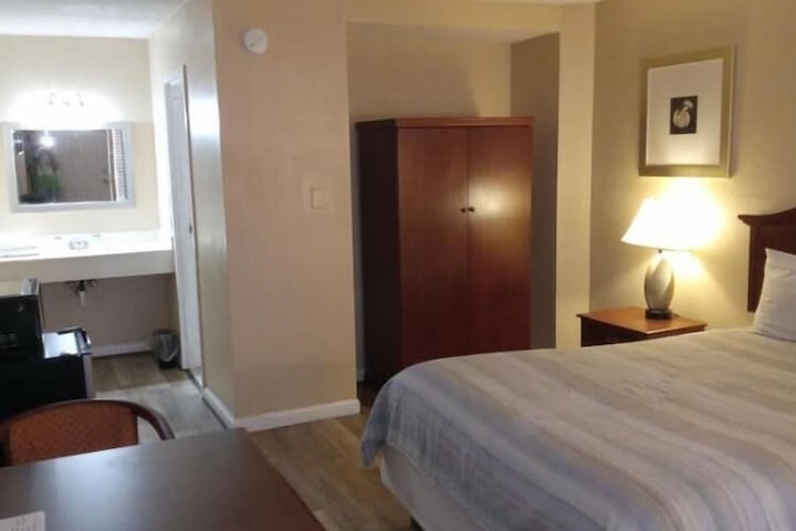 Room 34 of 42