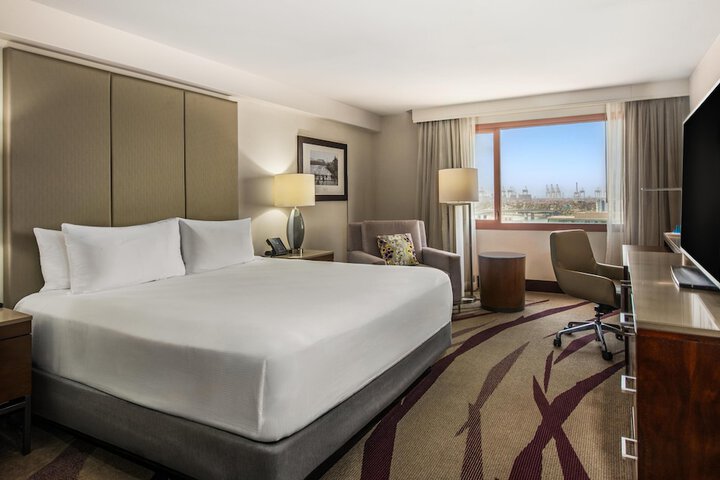 Hilton Long Beach Hotel