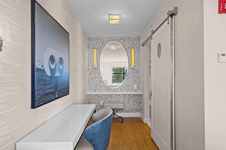 Room 35 of 85