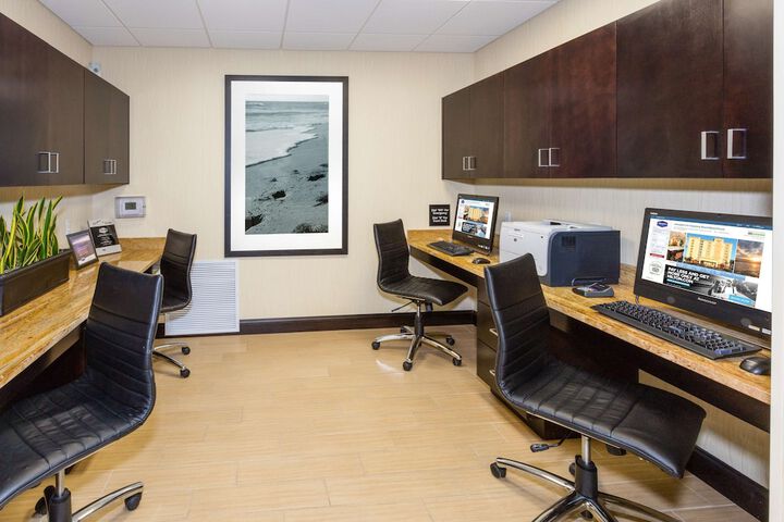 Business Center 50 of 52