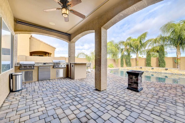 Pool BBQ & Bar: Family Home in Queen Creek