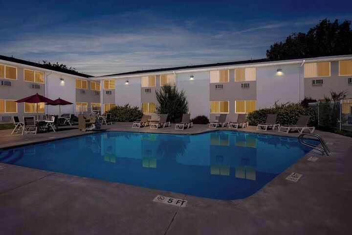 Pool 8 of 40