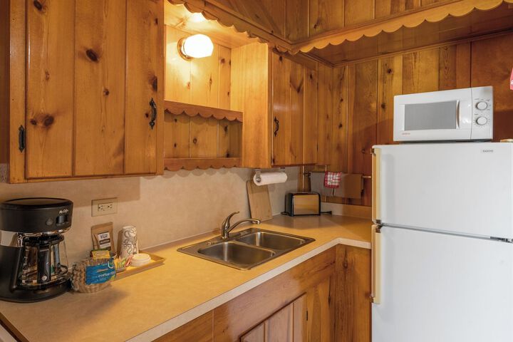 El Western Cabins & Lodges