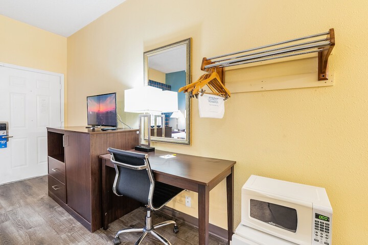 Room 21 of 42