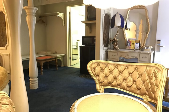 Room 57 of 111