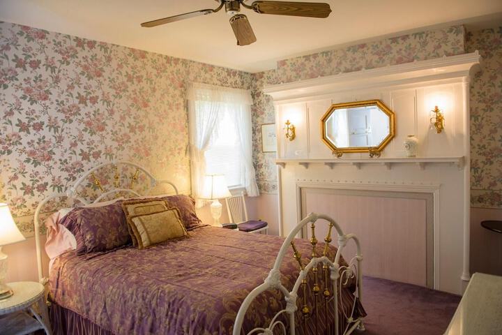Room 34 of 40