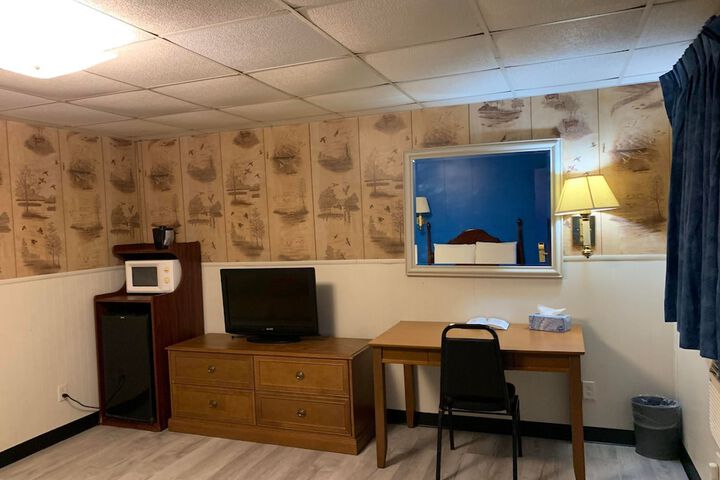 Room 7 of 19