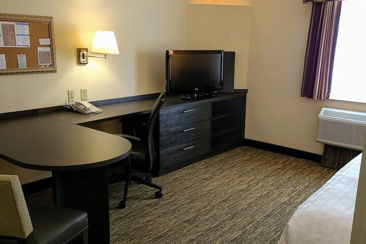 Room 17 of 32