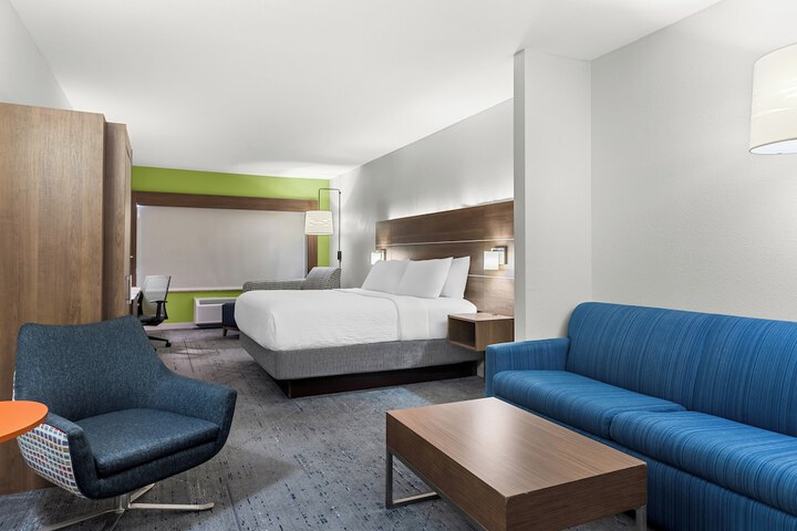 Room 10 of 31