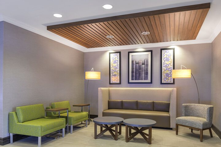 Holiday Inn Express & Suites North Bay by IHG