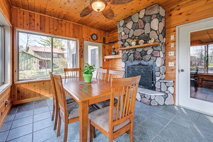 Lake Wissota Home w / Private Dock + Fire Pit!