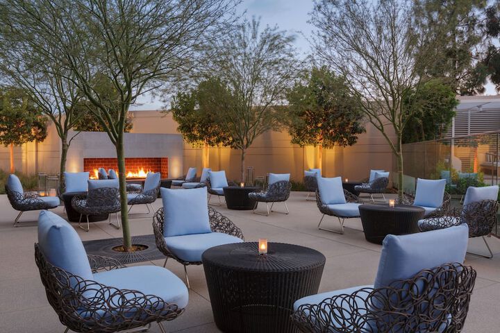 The Viv Hotel Anaheim, a Tribute Portfolio Hotel
