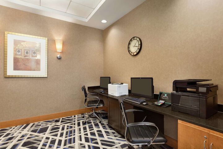 Business Center 47 of 47