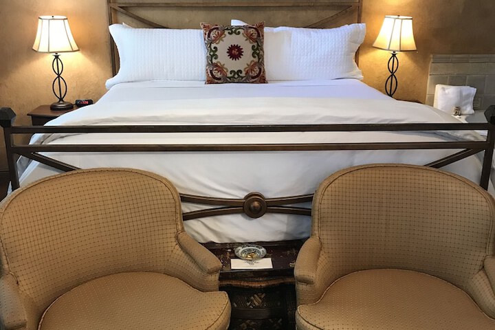 Room 53 of 72