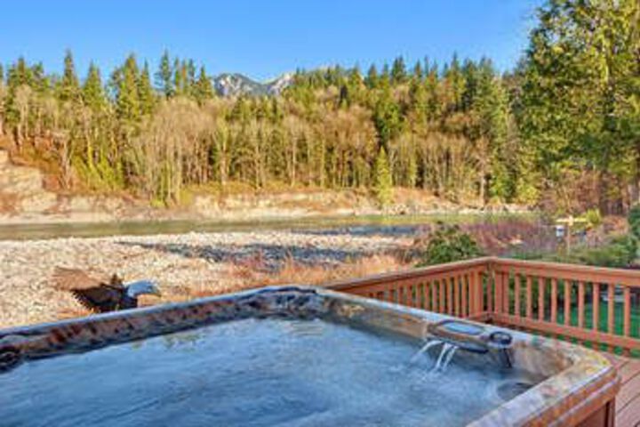Prospectors Bend - Two Bedroom Home with Hot Tub