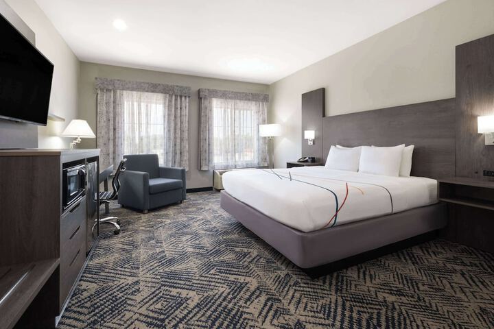 Room 32 of 46