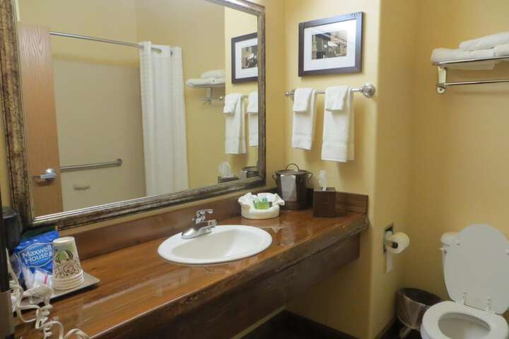 Room 16 of 44