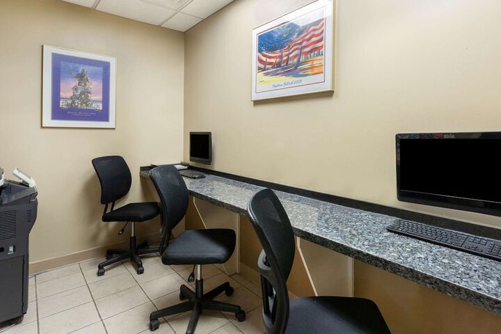 Business Center 60 of 61