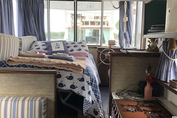 Room 35 of 68