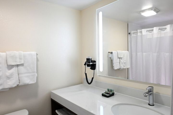Room 8 of 46