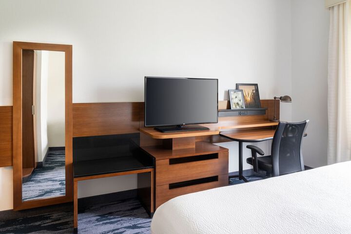 Room 14 of 25