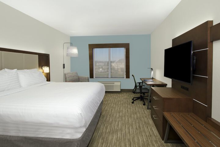 Room 14 of 42
