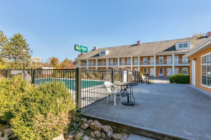Quality Inn Johnson City I-26 exit 17