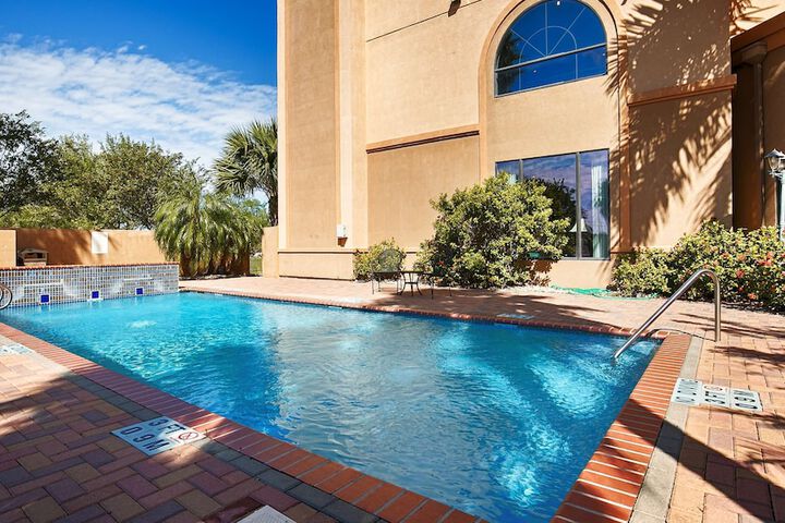 Best Western Casa Villa Suites