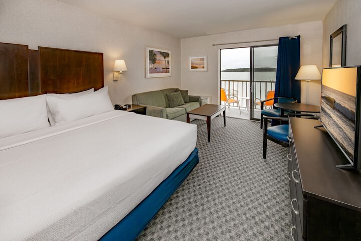 The Bay Resort