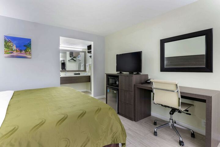 Room 19 of 32